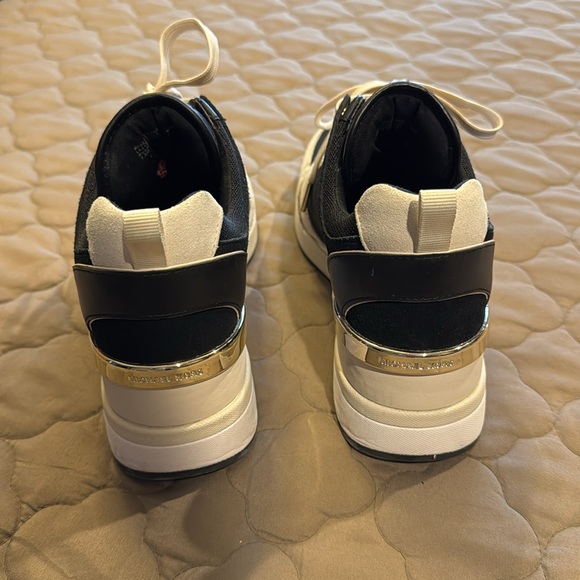 MK Georgie Trainer - Picture 3 of 5